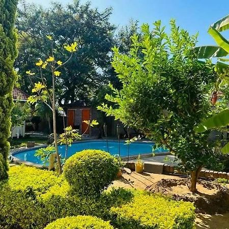 Birdville BNB Guest House Gaborone Extérieur photo
