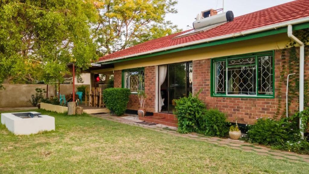 Birdville BNB Guest House Gaborone Extérieur photo