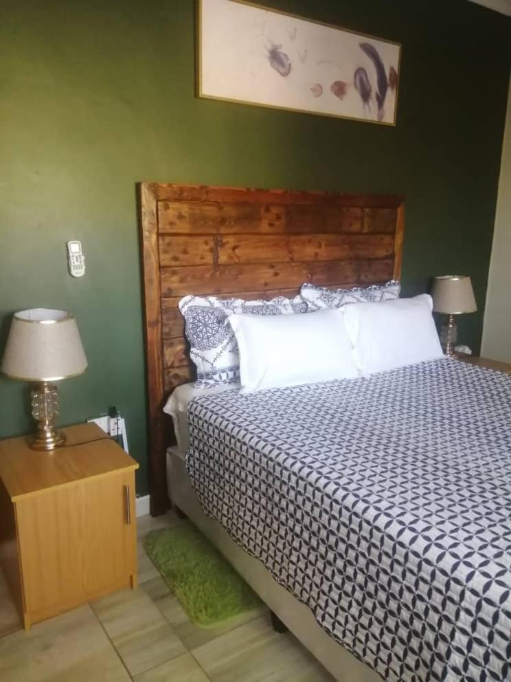 Birdville BNB Guest House Gaborone Extérieur photo